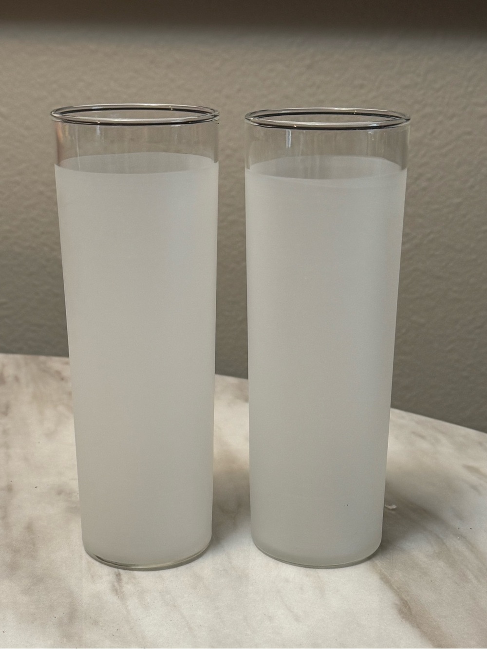 Libbey Tall Frosted Drink Glasses, Set of 2 vintage early 2000’s